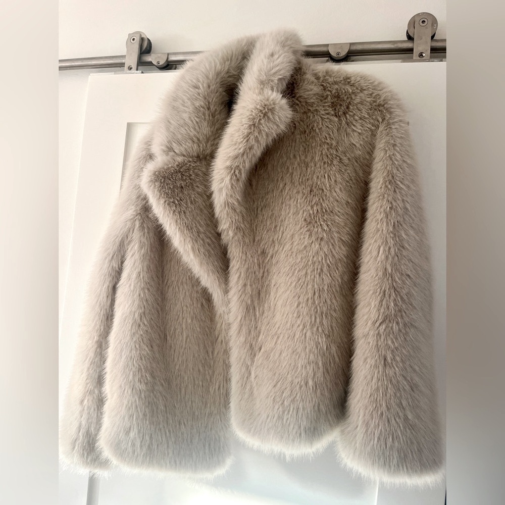 Gap faux fur jacket - light grey - M NWT